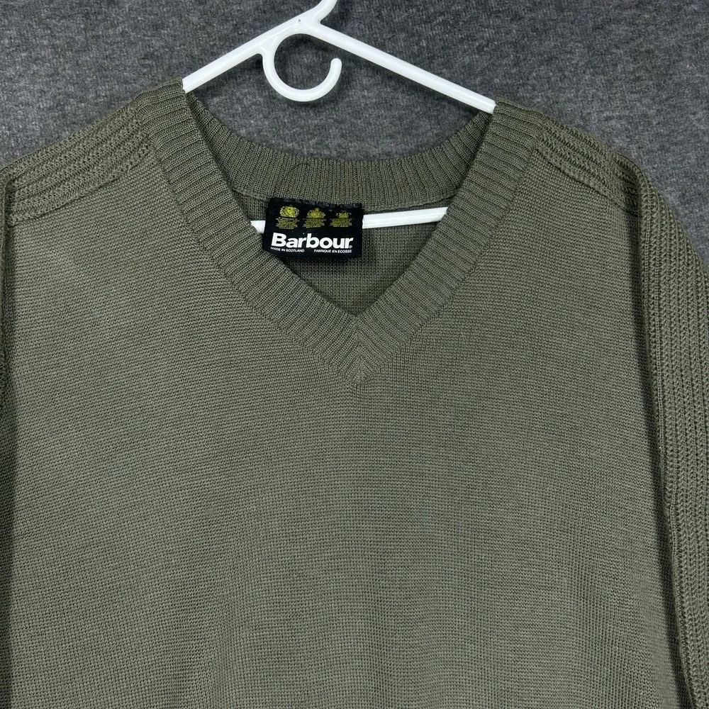 Barbour Sweater Mens XL Green V-neck D675 Fine Knit Pure New Wool Scotland - Picture 2 of 13